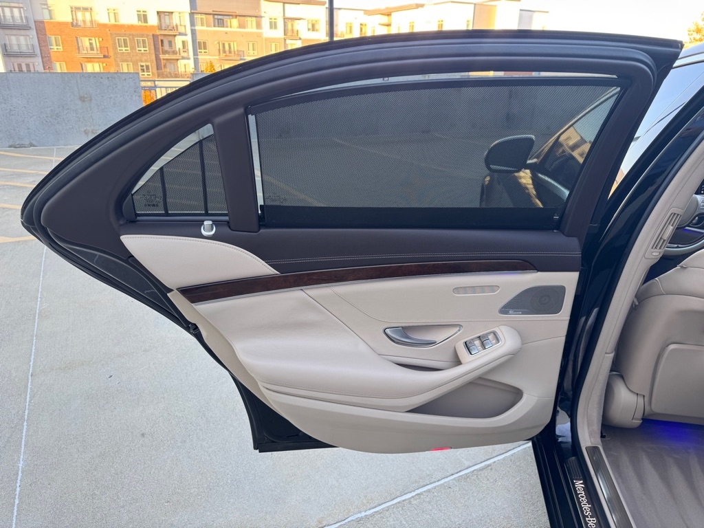 Mercedes-Benz S-Class S550 2015