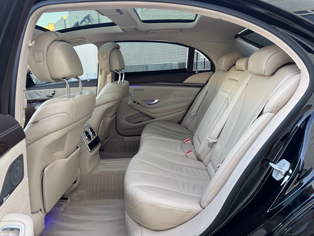 Mercedes-Benz S-Class S550 2015