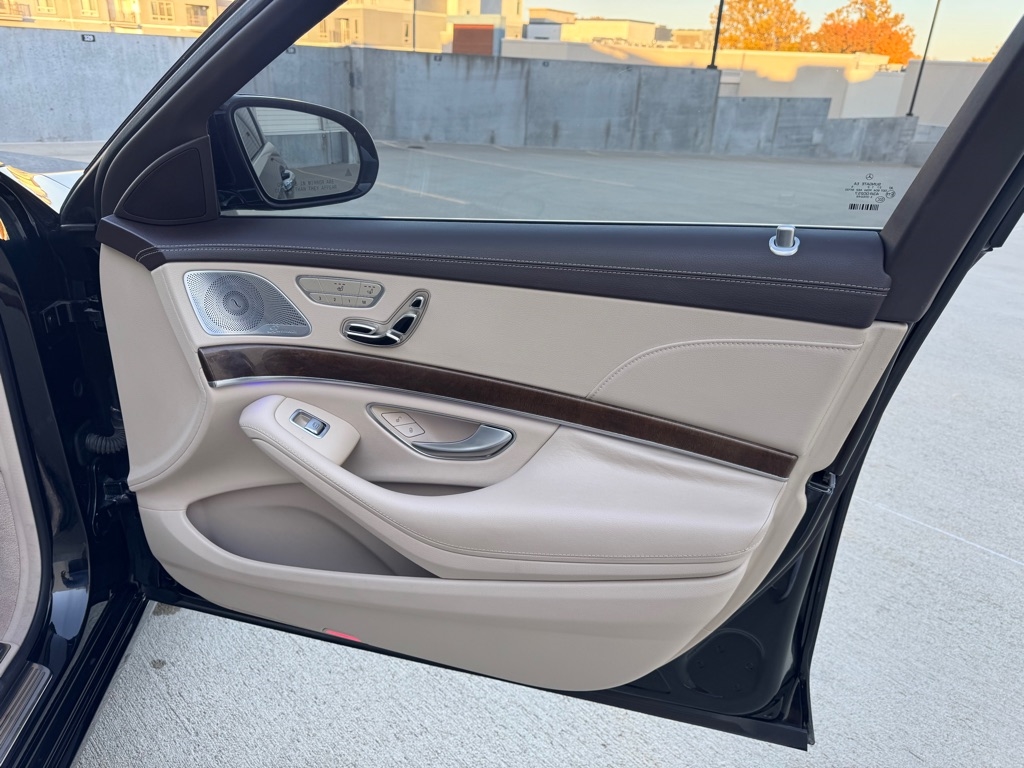 Mercedes-Benz S-Class S550 2015