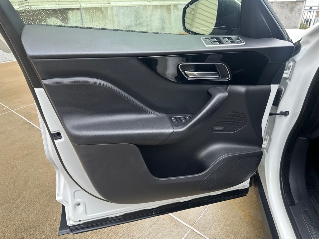 Jaguar F-Pace 35t Premium 2017 Jaguar F-Pace 35t Premium 2017