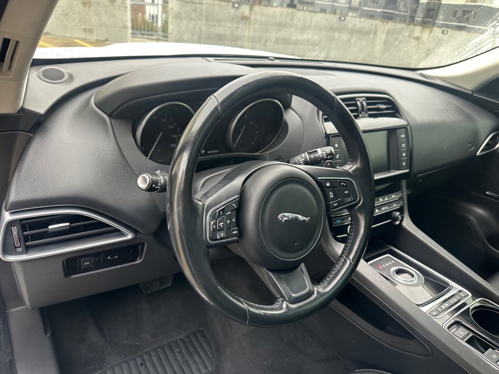 Jaguar F-Pace 35t Premium 2017 Jaguar F-Pace 35t Premium 2017