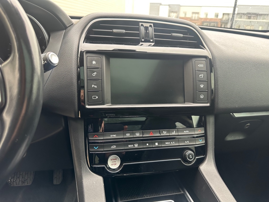 Jaguar F-Pace 35t Premium 2017 Jaguar F-Pace 35t Premium 2017