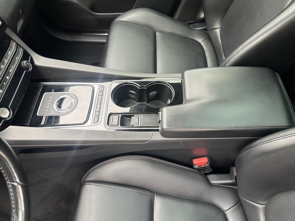 Jaguar F-Pace 35t Premium 2017 Jaguar F-Pace 35t Premium 2017