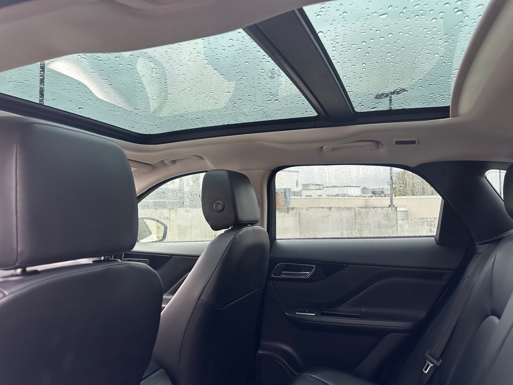 Jaguar F-Pace 35t Premium 2017 Jaguar F-Pace 35t Premium 2017