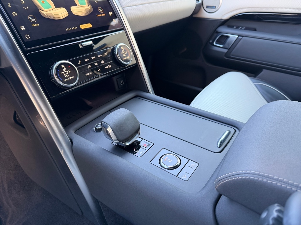 Land Rover Discovery R-Dynamic HSE 2022