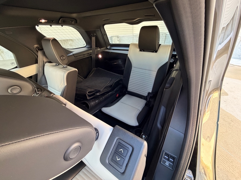 Land Rover Discovery R-Dynamic HSE 2022