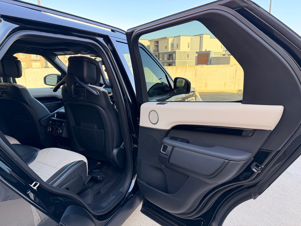 Land Rover Discovery R-Dynamic HSE 2022