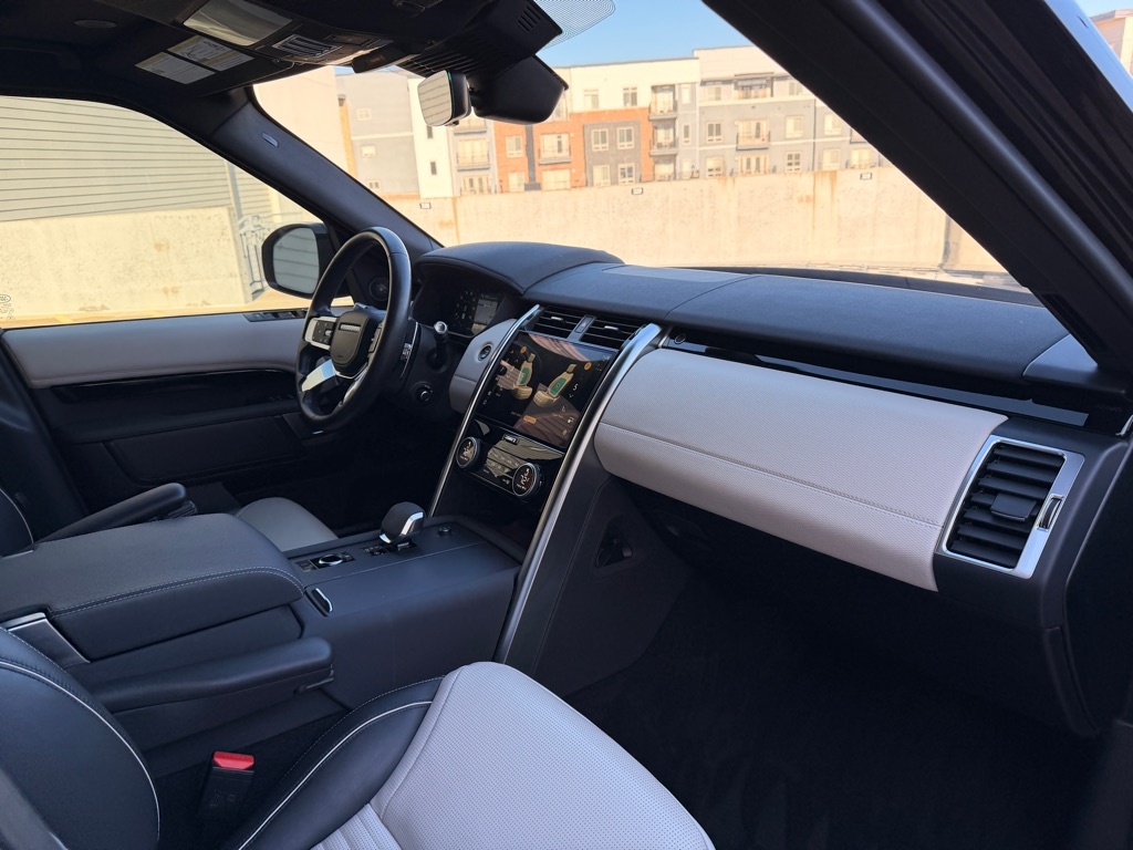 Land Rover Discovery R-Dynamic HSE 2022