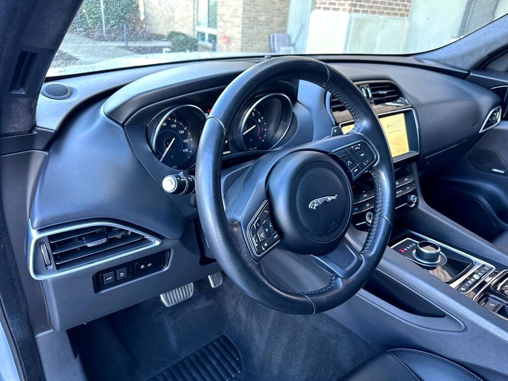 Jaguar F-Pace 25t Premium 2019