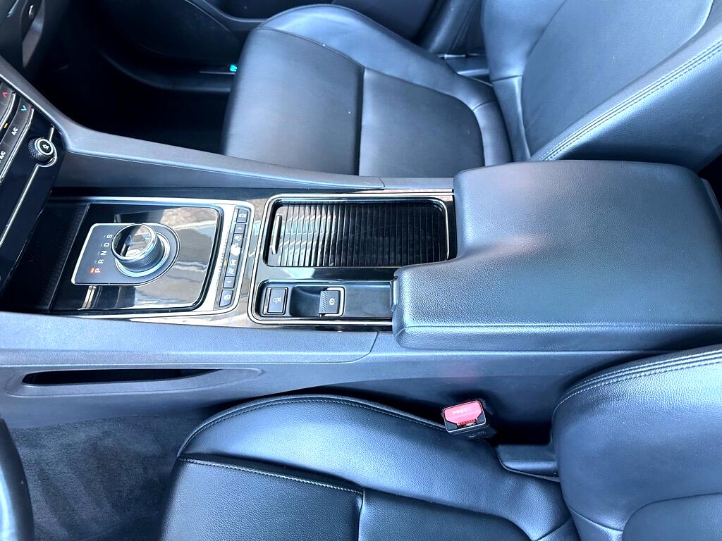 Jaguar F-Pace 25t Premium 2019