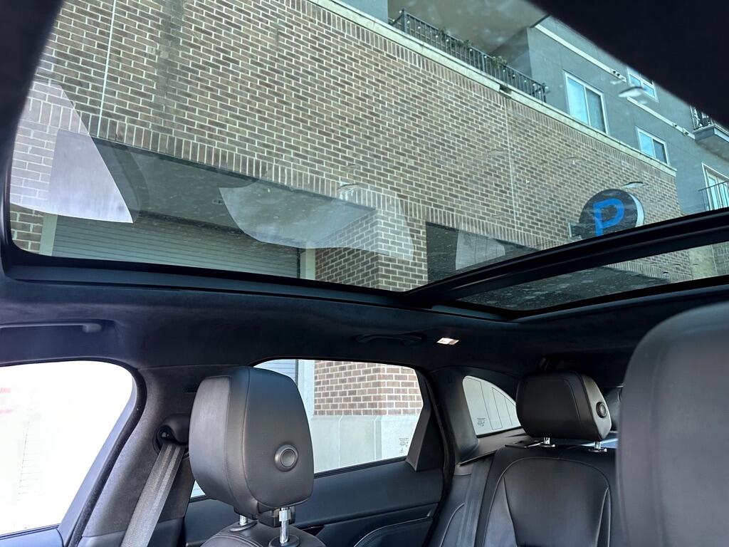 Jaguar F-Pace 25t Premium 2019