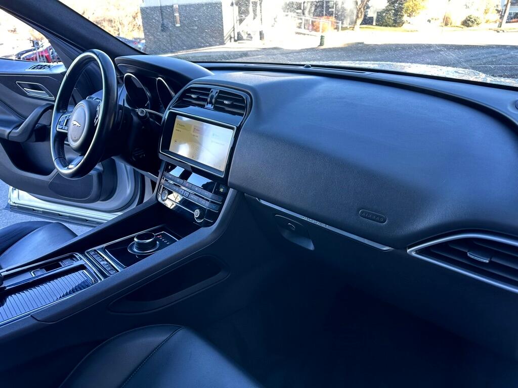 Jaguar F-Pace 25t Premium 2019