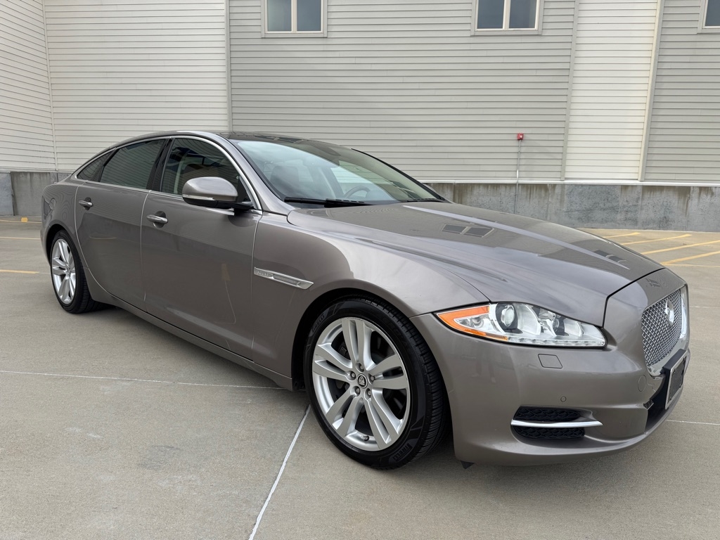 2011 Jaguar XJ Base's photo