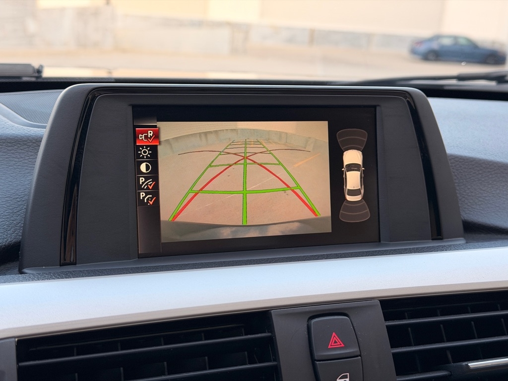 BMW 3-Series 320i xDrive Sedan 2016