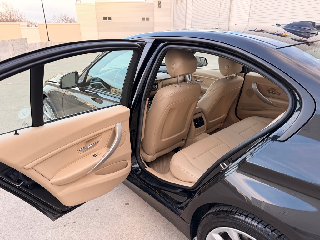 BMW 3-Series 320i xDrive Sedan 2016