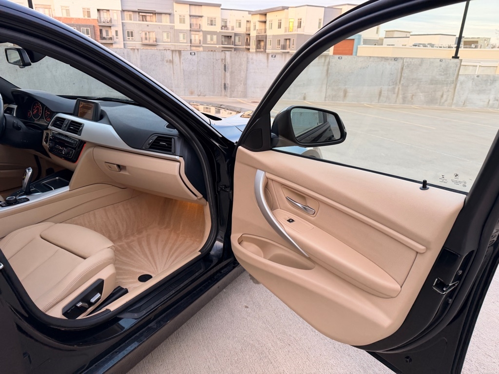 BMW 3-Series 320i xDrive Sedan 2016