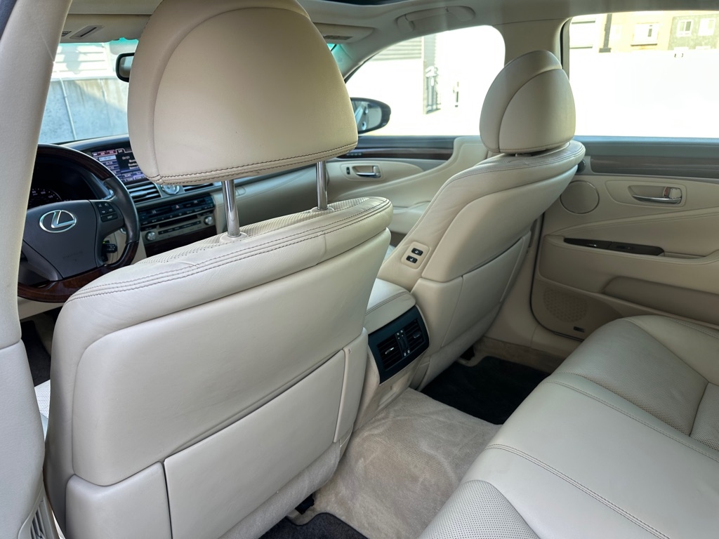 Lexus LS 460 Luxury Sedan AWD 2014