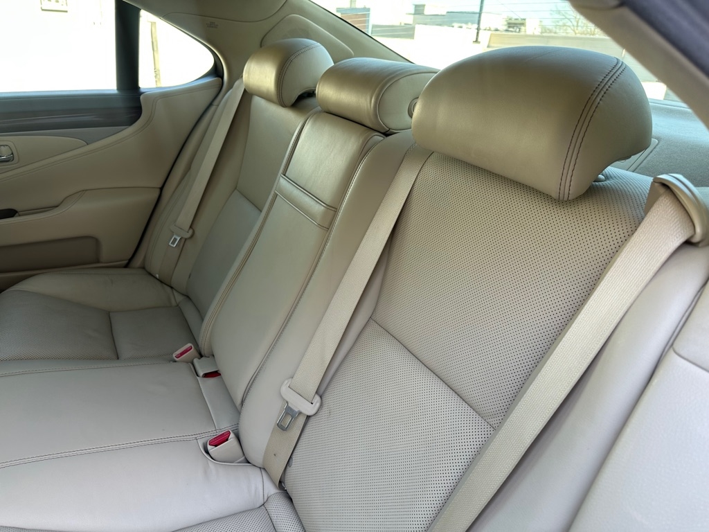 Lexus LS 460 Luxury Sedan AWD 2014