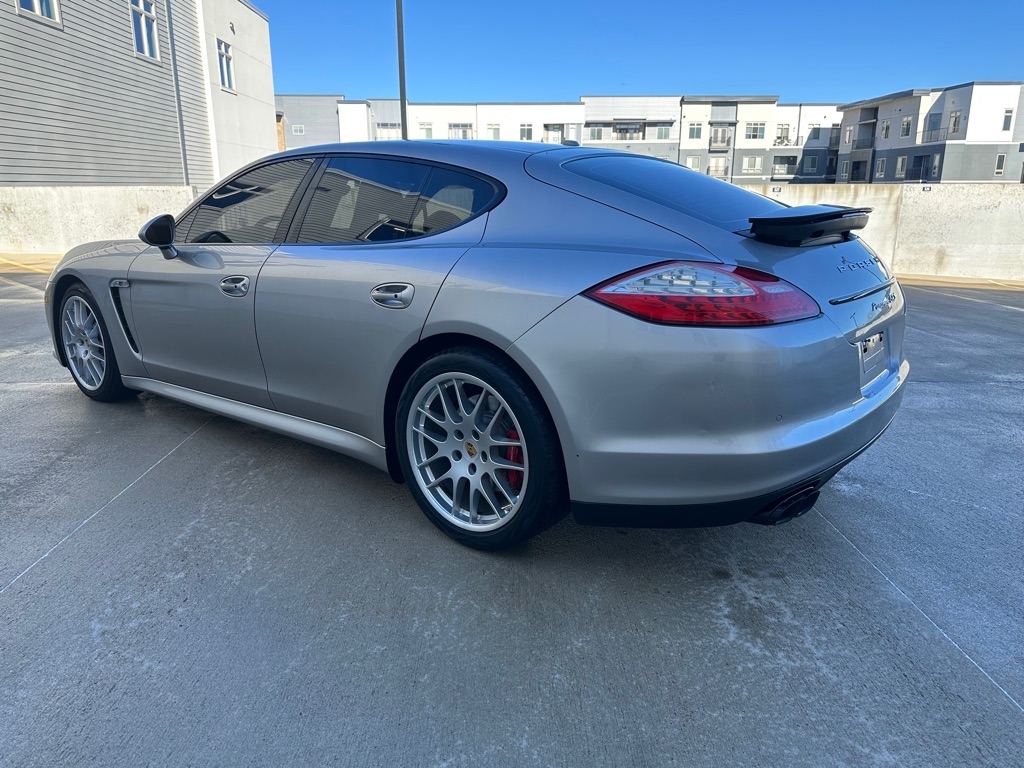 Porsche Panamera GTS 2013