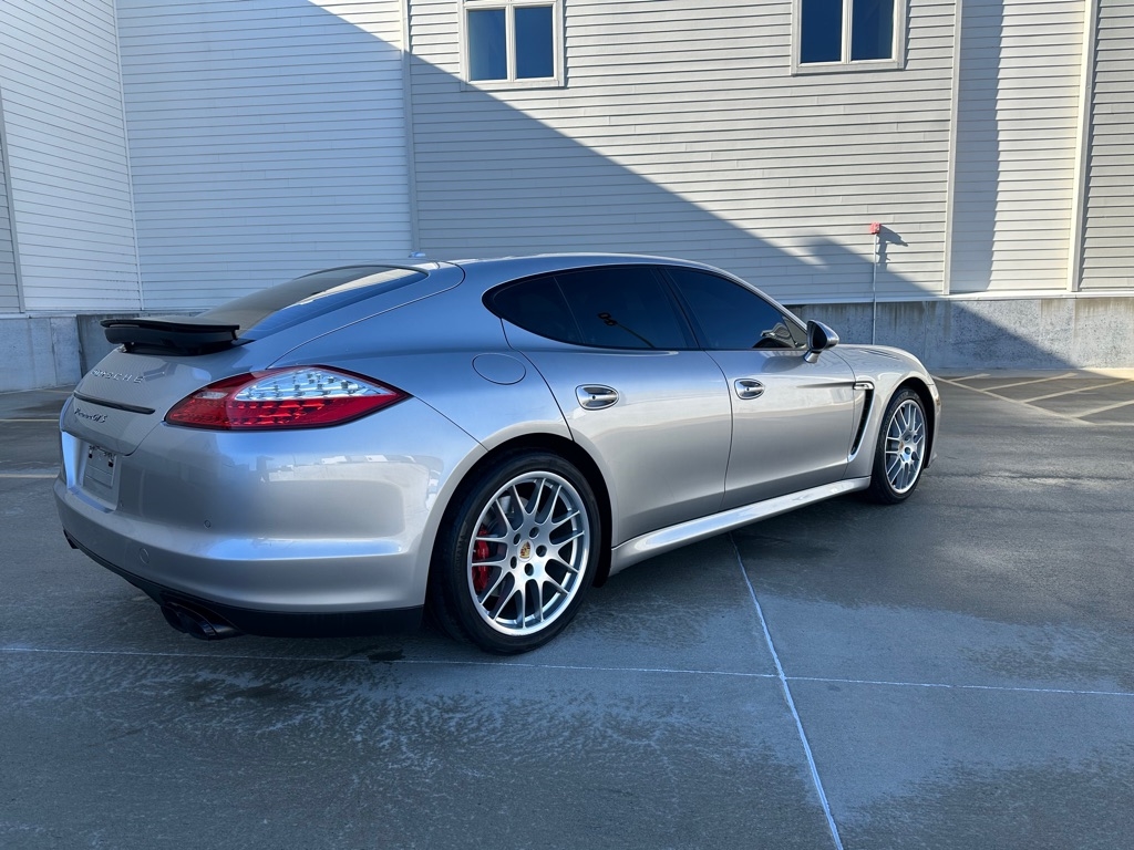 Porsche Panamera GTS 2013