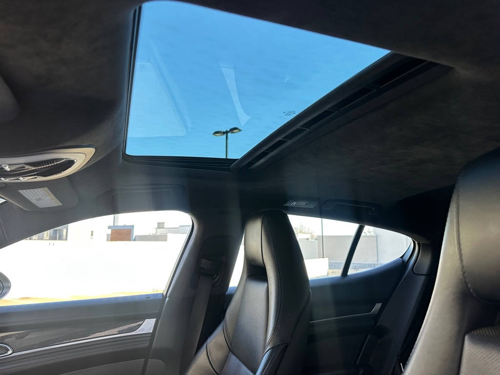 Porsche Panamera GTS 2013