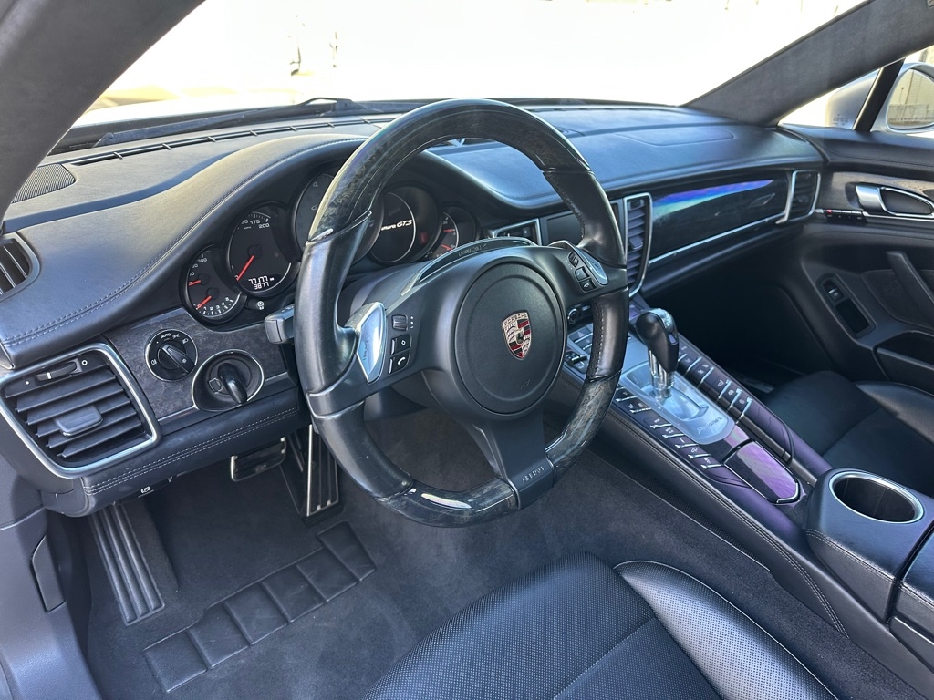 Porsche Panamera GTS 2013
