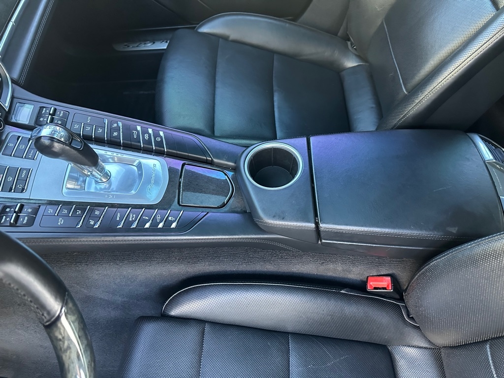 Porsche Panamera GTS 2013