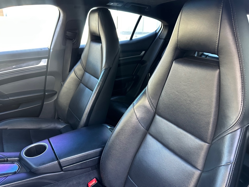 Porsche Panamera GTS 2013