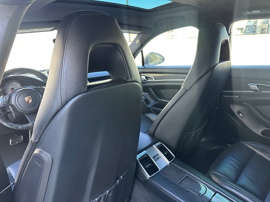 Porsche Panamera GTS 2013