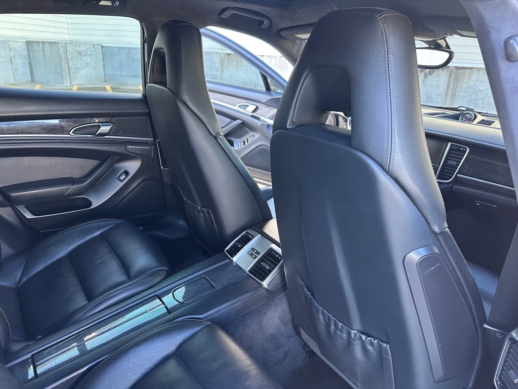 Porsche Panamera GTS 2013