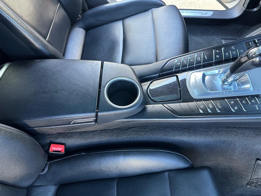 Porsche Panamera GTS 2013