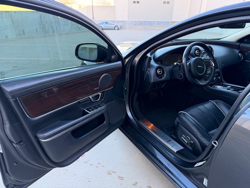 Jaguar XJ-Series XJL Portfolio 2014