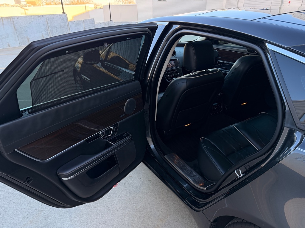 Jaguar XJ-Series XJL Portfolio 2014