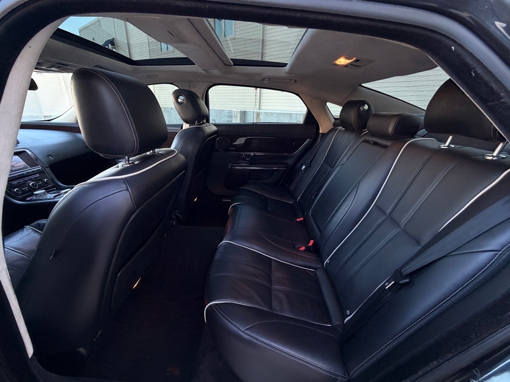 Jaguar XJ-Series XJL Portfolio 2014