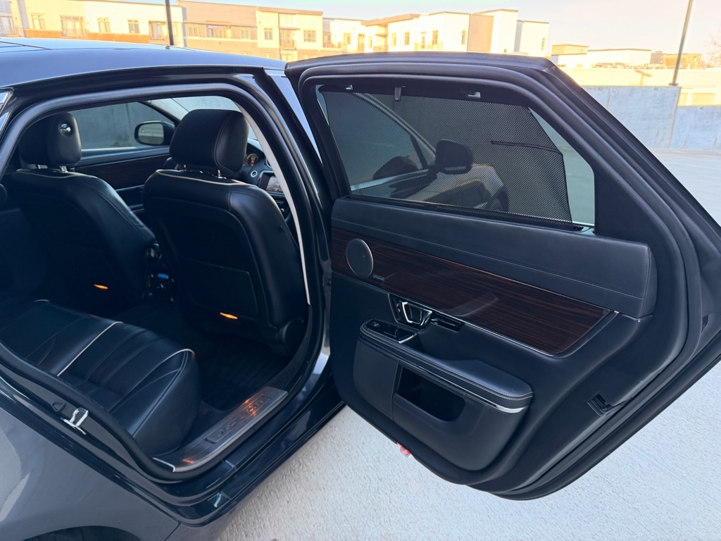 Jaguar XJ-Series XJL Portfolio 2014