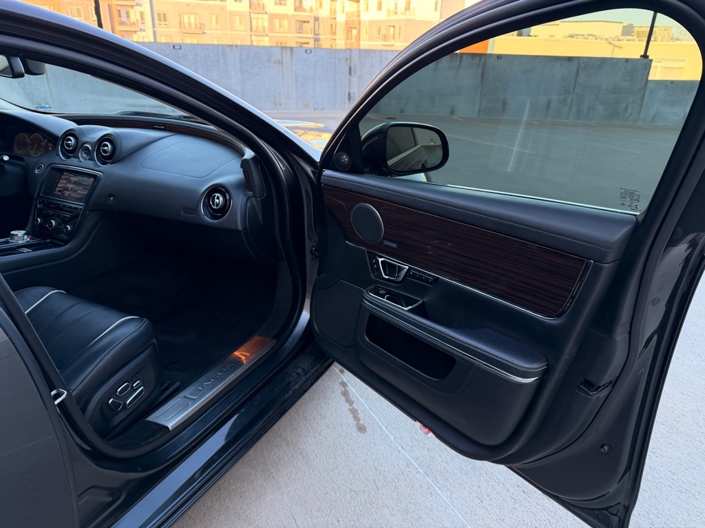 Jaguar XJ-Series XJL Portfolio 2014