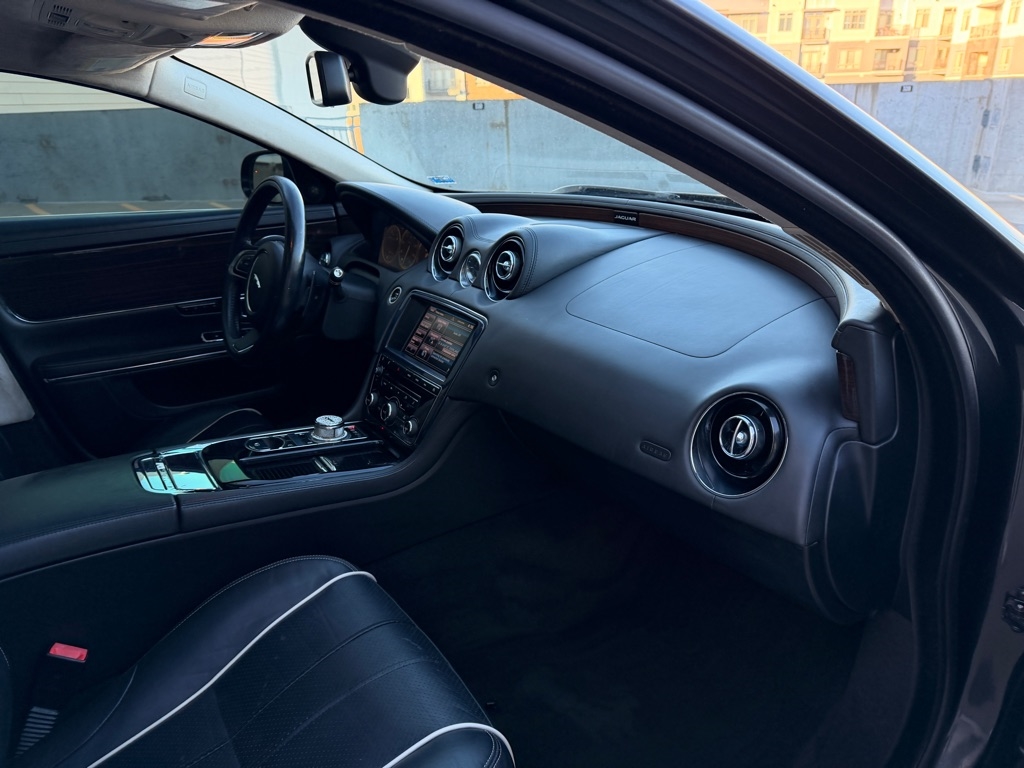 Jaguar XJ-Series XJL Portfolio 2014