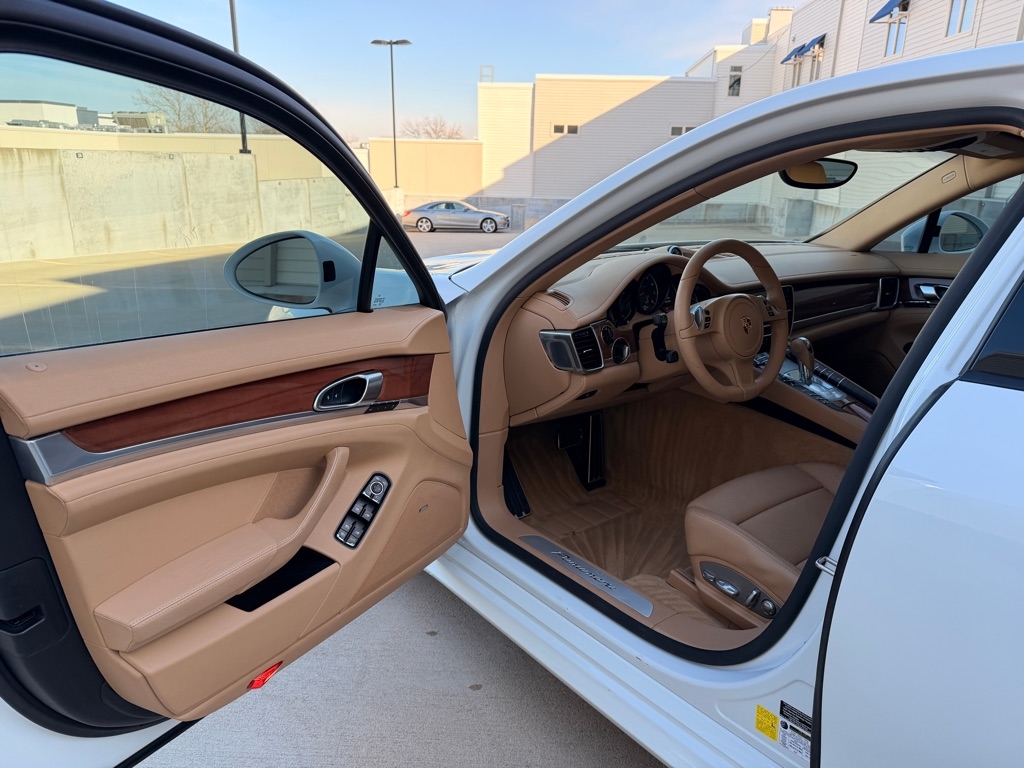 Porsche Panamera 4 2014