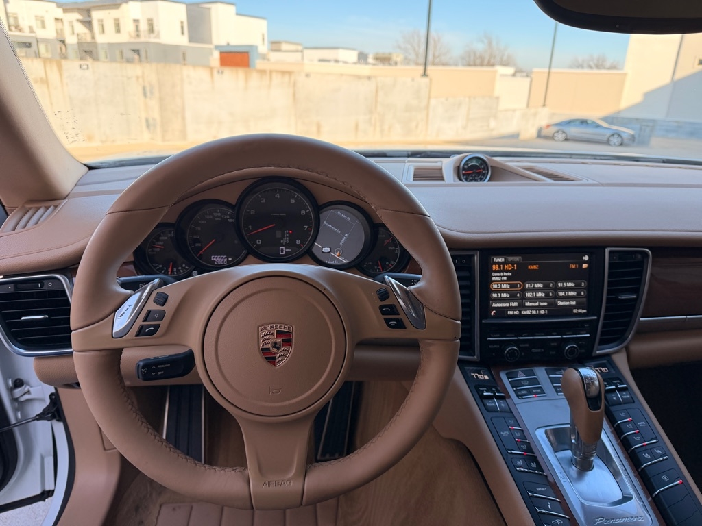 Porsche Panamera 4 2014