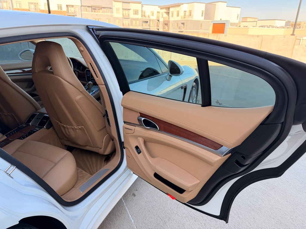 Porsche Panamera 4 2014