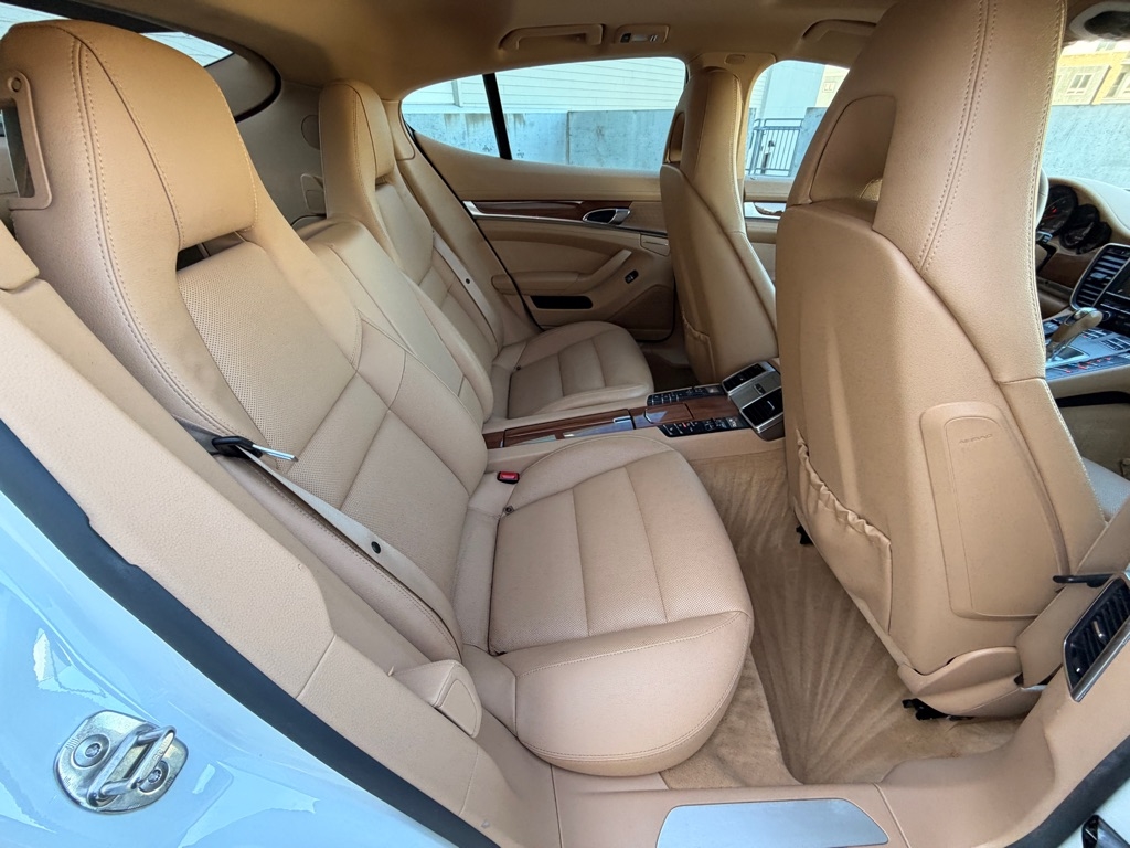 Porsche Panamera 4 2014