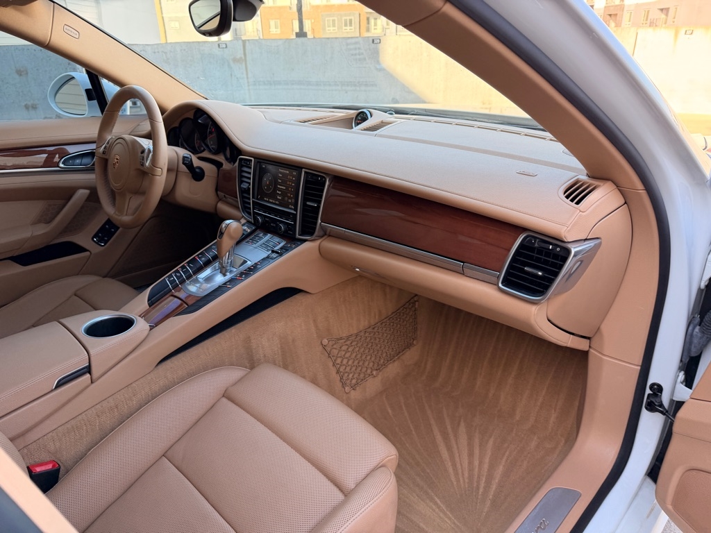 Porsche Panamera 4 2014