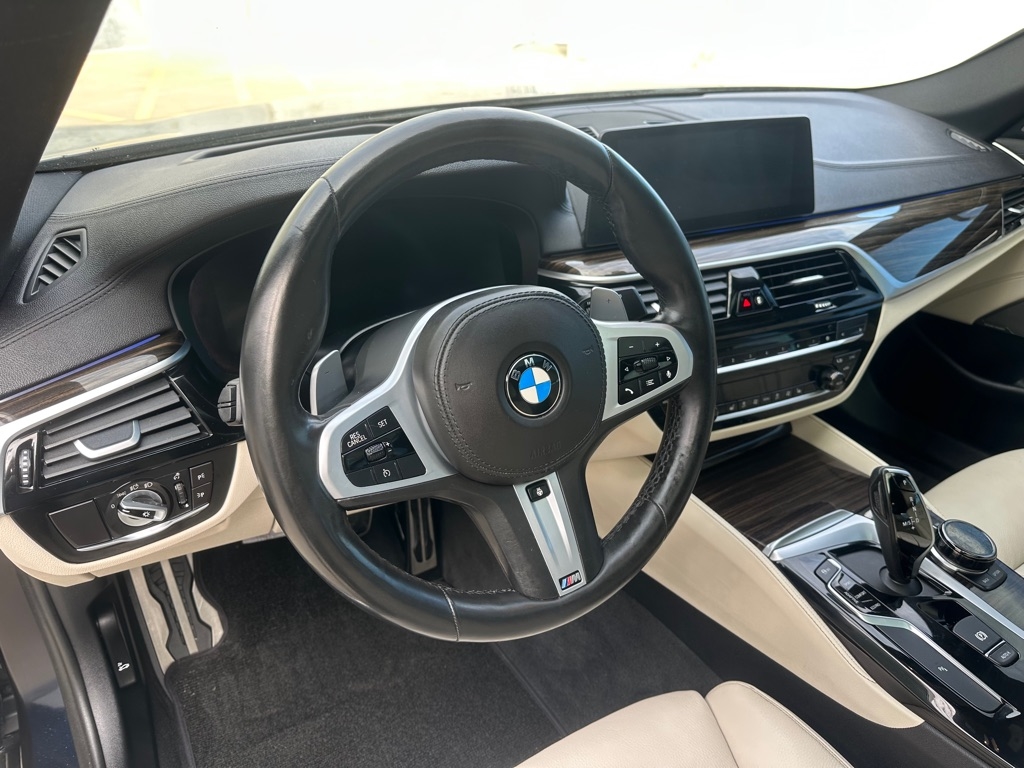 BMW 5-Series M550i xDrive 2020