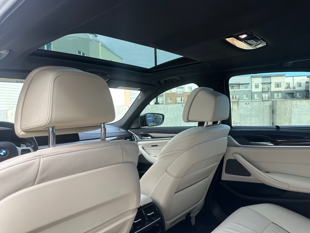 BMW 5-Series M550i xDrive 2020