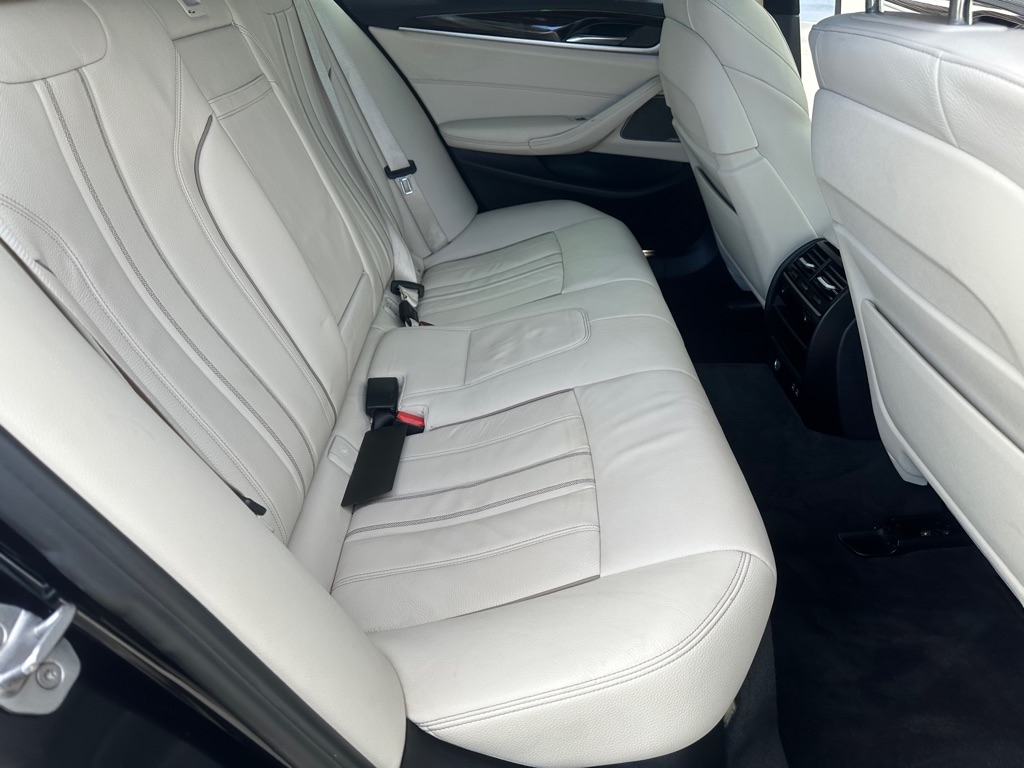 BMW 5-Series M550i xDrive 2020