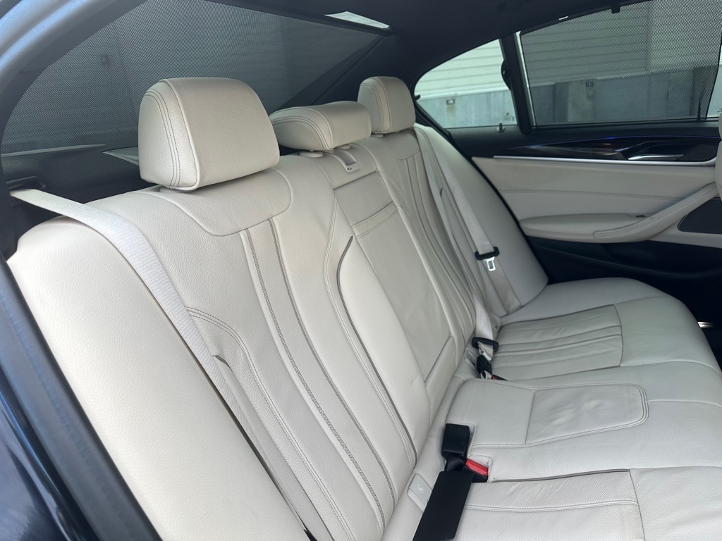 BMW 5-Series M550i xDrive 2020