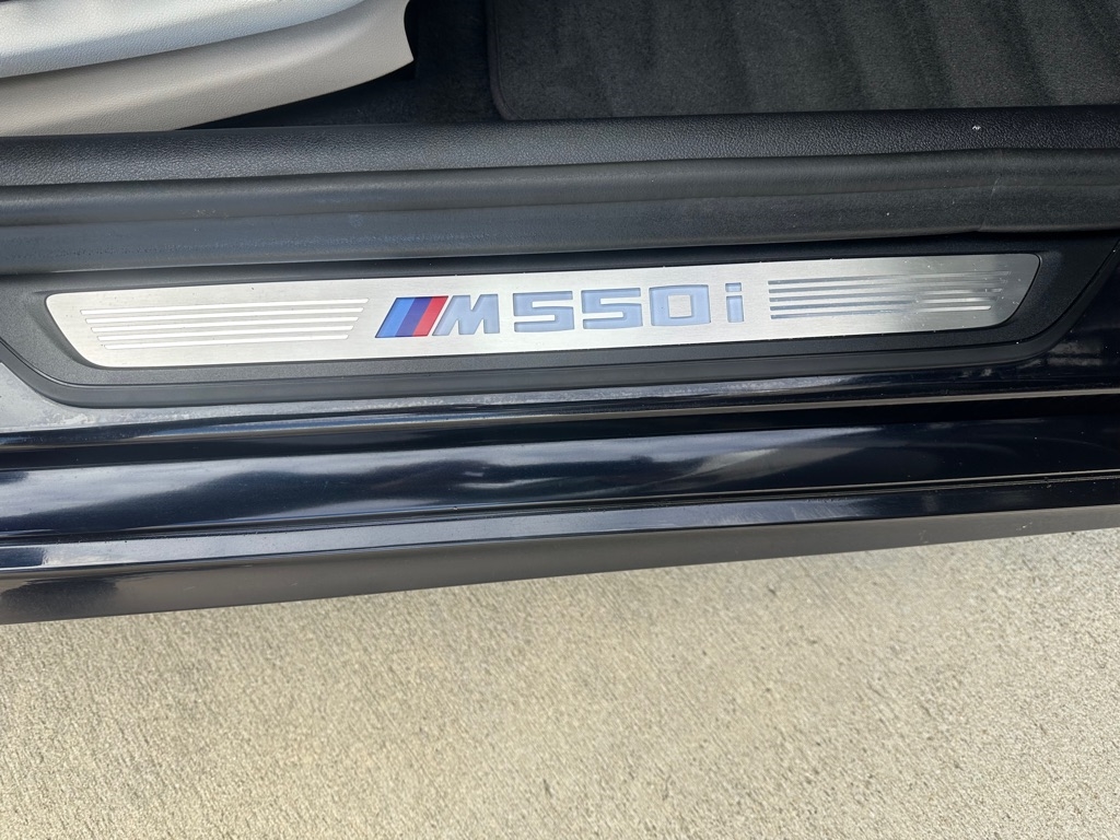 BMW 5-Series M550i xDrive 2020