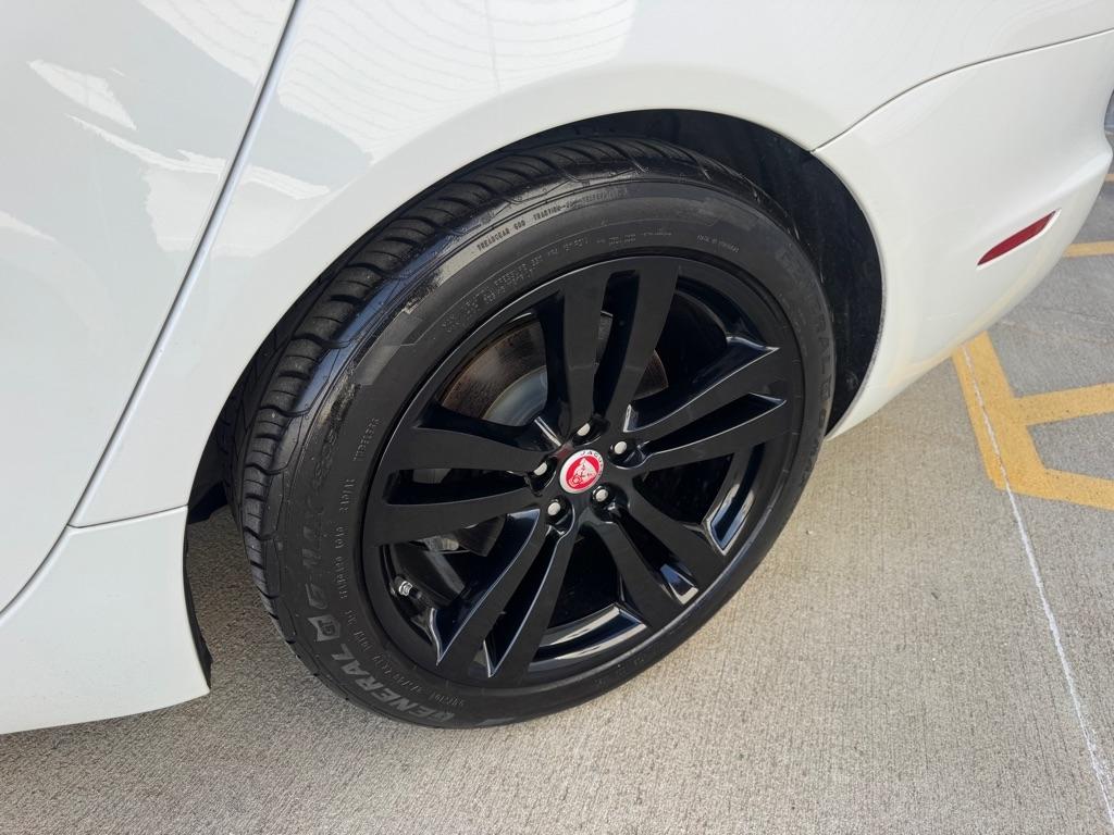 Jaguar XJ-Series XJL Portfolio 2016