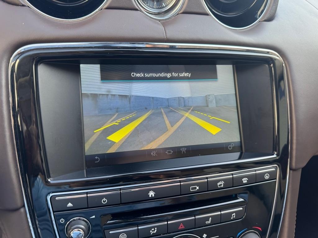 Jaguar XJ-Series XJL Portfolio 2016