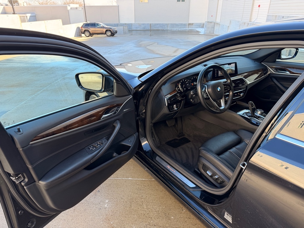 BMW 5-Series 530i xDrive 2017